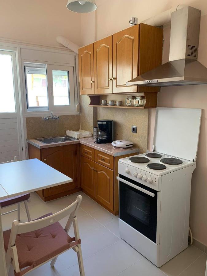 Meletis House Apartment Loutraki  Bagian luar foto